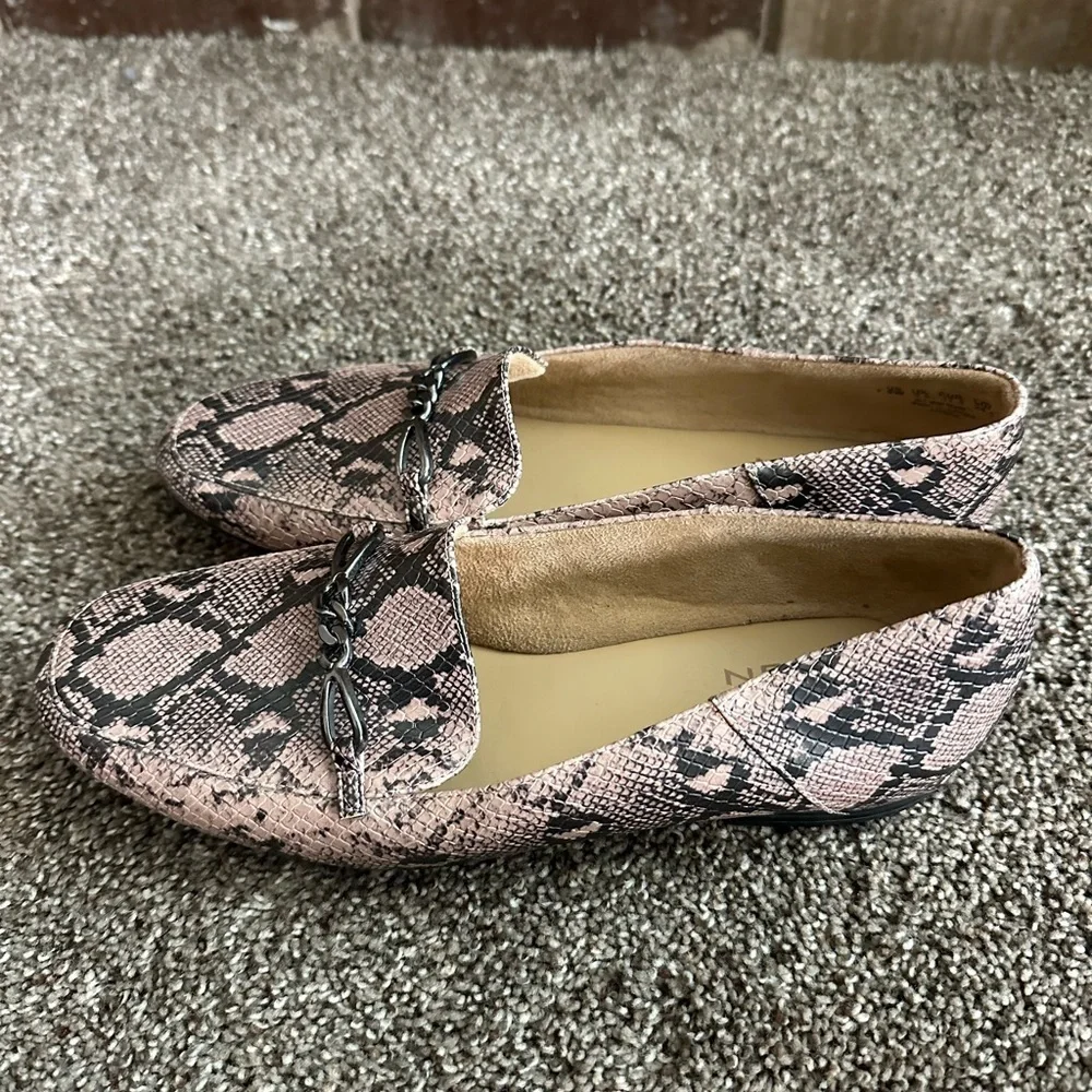 Naturalizer Kayden Beige and Black Snake Print Loafers sz 7.5 Worn Once
